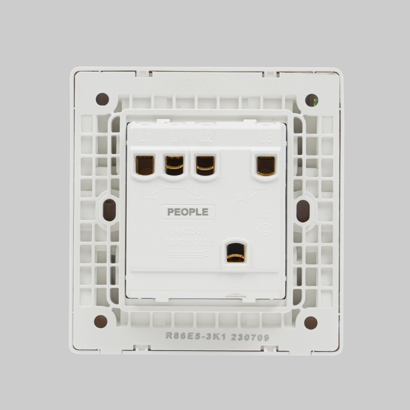 南宫NG·28相信品牌力量三联开关(R86E5) 